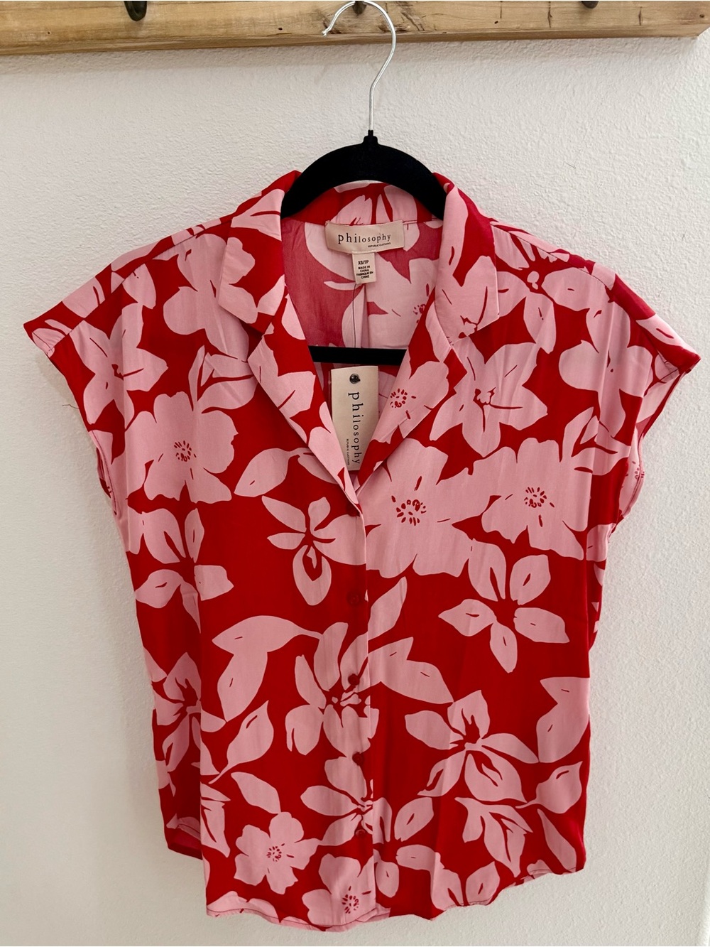 Philosophy Republic Clothing 🌺Floral Blouse XS NWT Red/CoralPink Button Front